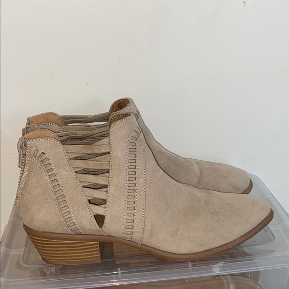 Quipid booties